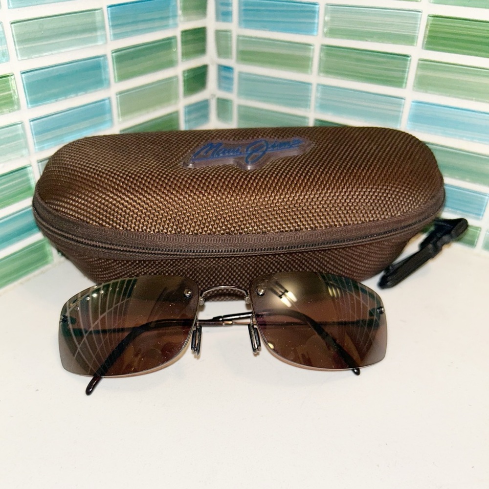 MAUI JIM The Pali in Copper Lens & Bronze Frame Glasses & Zip Closure Case
